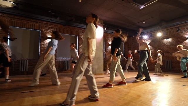 Waacking/House Chore class by Tito - at Fraules Dance Centre