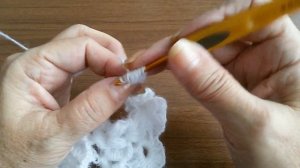 МК.Обвязка объемной шали крючком.MK.Binding of a voluminous shawl with a hook.