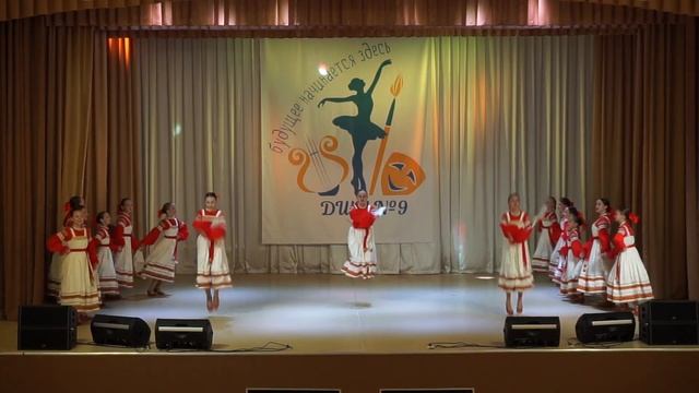 "Утушка луговая" Образцовый коллектив Рязанской области ансамбль танца "Юность" смотреть онлайн