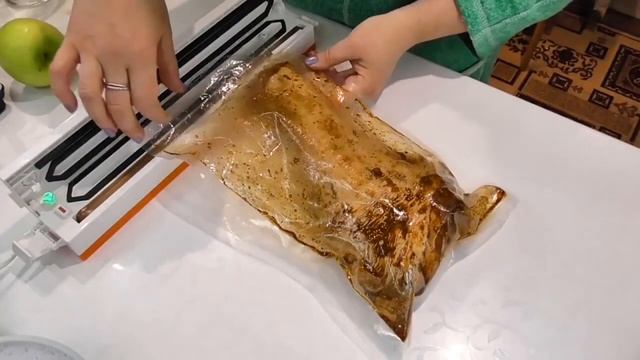 Горячее мясное блюдо на новогодний стол! Индейка в духовке. Голень индейки в пряном маринаде.