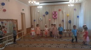Танец с платочками. Первая младшая группа