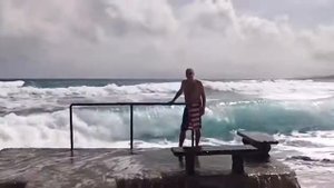 Неудачные прыжки в воду ? Топ приколы. Падение в воду. Веселые падения