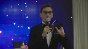 Ведущий Александр Савин