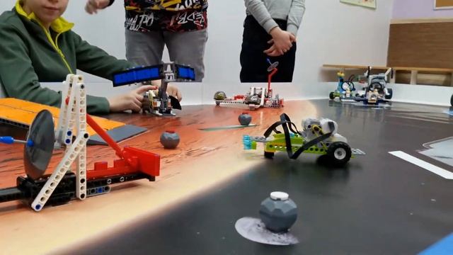 Lego Wedo 2.0 - Space Challenge #1 на уроках робототехники Clever Land. смотреть онлайн
