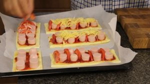 ▶️СОСИСКИ на дрожжевом тесте, с ПОМИДОРАМИ и СЫРОМ.