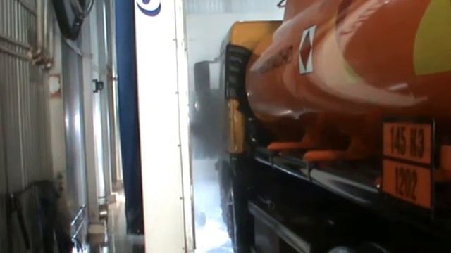 Портальная мойка Ваштек MaxiWash Vario - мойка высоким давлением и щетками