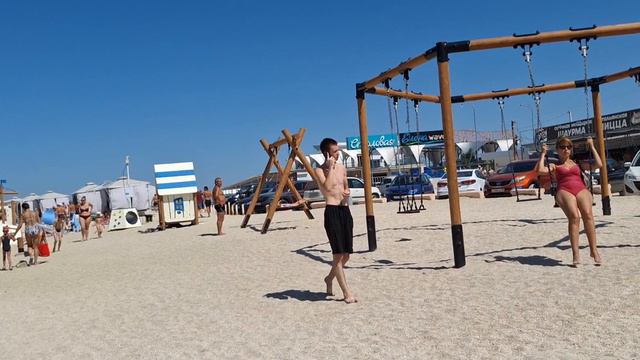 18.08.24 Ейск.Центральный пляж. Камчадалка на пляже.)))))