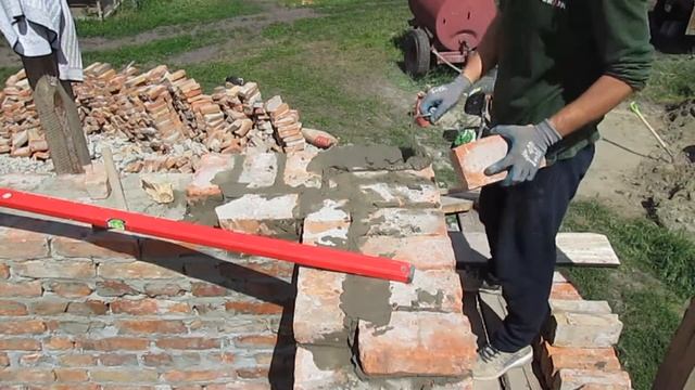 Многорядная система перевязки угла в 1,5 кирпича! Первые два ряда!!!