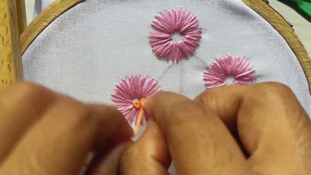 Mimosa flower 🌸 tutorial for beginners || Hand embroidery hoop art смотреть онлайн