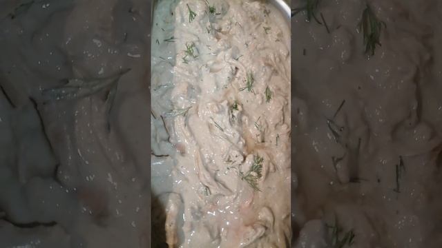 КУРИНАЯ ПЕЧЕНЬ В СМЕТАННОМ СОУСЕ смотреть онлайн