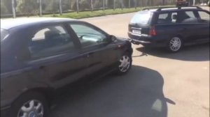 Демонстрация жесткой сцепки для буксировки автомобиля
