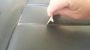 нанесение жидкой кожи на водительское сиденье перед покраской