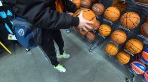 выбираем баскетбольный мяч\тестируем баскетбольный мяч