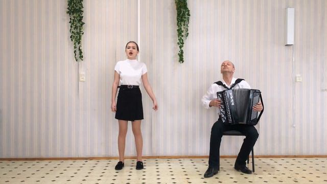 "Синий платочек" исполняет Конова Дарья (преподаватель Евус К.В.) #победакультуры #войнапобедародин