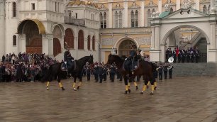 В Кремле возобновилась церемония развода пеших и конных караулов Президентского полка