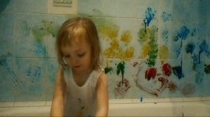 Рисуем пальчиковыми красками в ванне / Baby Draw with the finger paints in the bathroom