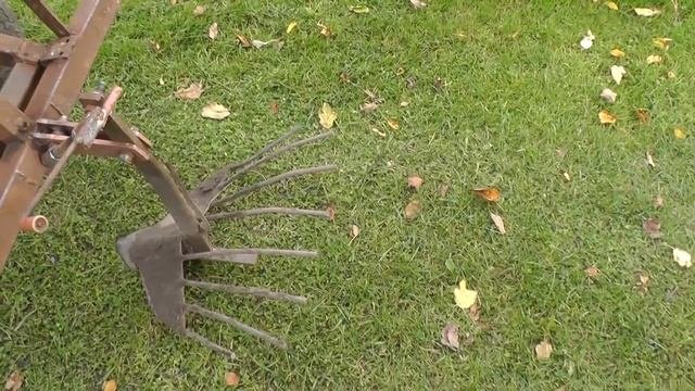 ПРАВИЛЬНЫЙ УГОЛ И ОТЛИЧНЫЙ КОП..ВЕЕРНАЯ КОПАЛКА К  МОТОБЛОКУ ..