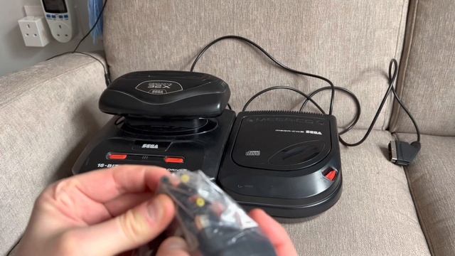 Fixing the power supply problem with the Mega Drive 2, Mega CD 2 and 32X! смотреть онлайн