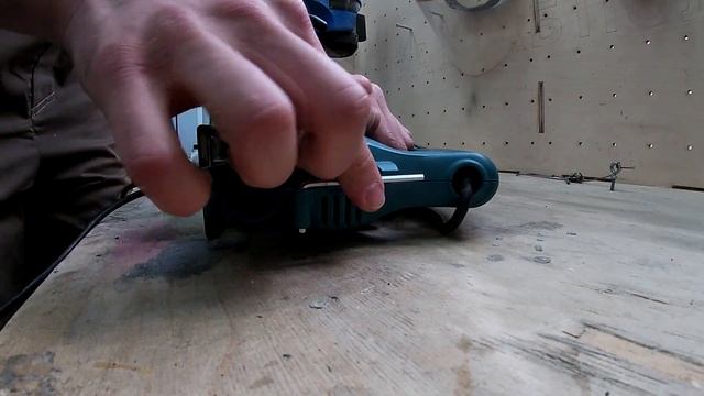 Как пользоваться лобзиком?