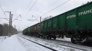 ВЛ80С-981 с грузовым поездом и приветливой бригадой