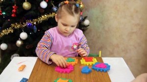 ЧУДО ФОРМОЧКИ, развивающий куб и странный пластилин. Видео для детей.