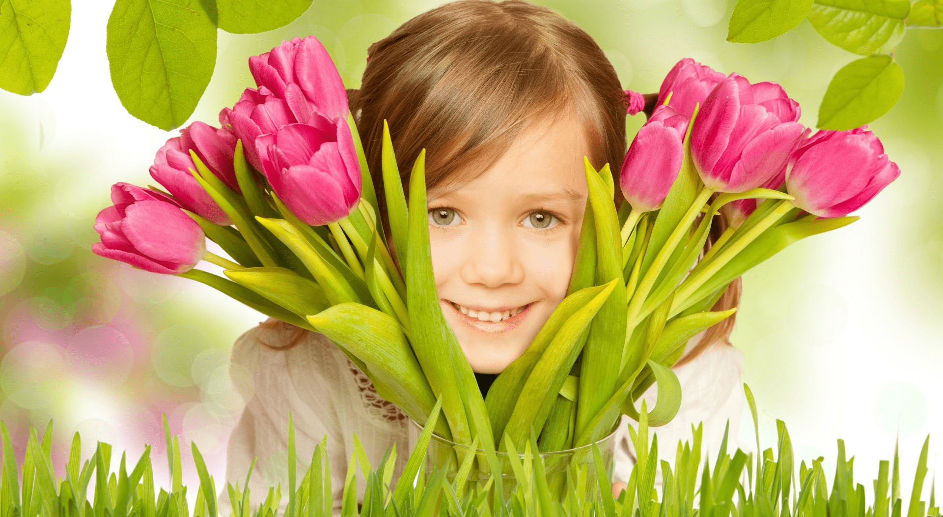 Тюльпан для детей. Девочка с тюльпанами. Девочка с цветочком. Мальчик с тюльпанами. Праздник для мам и девочек