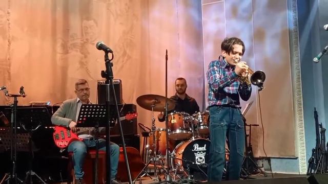 I Fall In Love Too Easily (Jule Styne) Давид Литовченко смотреть онлайн