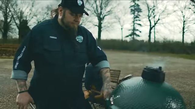 ➤ BIG GREEN EGG® ГРИЛЬ ДЛЯ ПИКНИКА