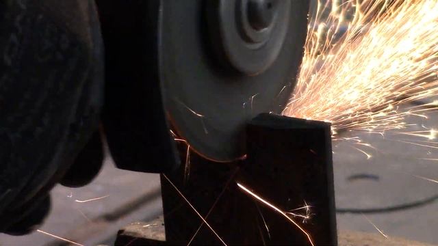 КУЗНЕЧНЫЙ ИНСТРУМЕНТ- ЭТА ПРИСПОСОБА ВСЕГДА НУЖНА В КУЗНЕ смотреть онлайн