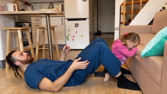 Как научить ребенка ходить | Учимся делать первые шаги