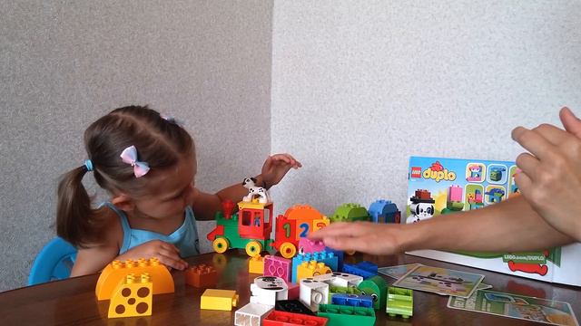 Lego Duplo Весёлые зверюшки 10573. Катаем животных на паровозе! смотреть онлайн