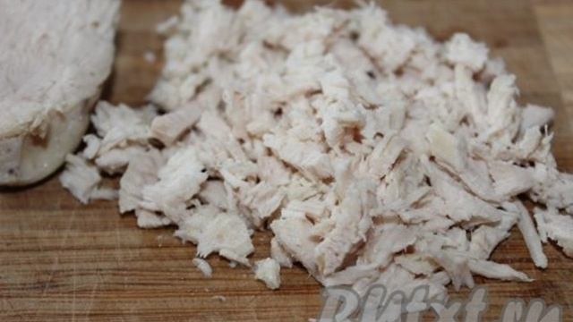 Салат с курицей, шампиньонами и сыром