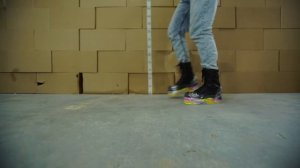 МОЖНО ЛИ ПРЫГНУТЬ ВЫШЕ ПРИ ПОМОЩИ ПРУЖИН НА БОТИНКАХ?