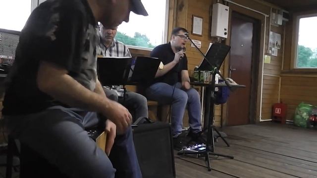 12.06.2021-Акустич.трио "Эвергрины"(я-на гитаре)-песня "Сон (Снилось мне...)"(от группы Воскресение смотреть онлайн