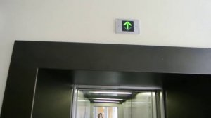 Как пользоваться современным двухкнопочным лифтом.