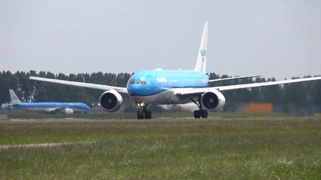 10 MINUTES of planes TAKING OFF from Amsterdam Airport [AMS/EHAM] смотреть онлайн