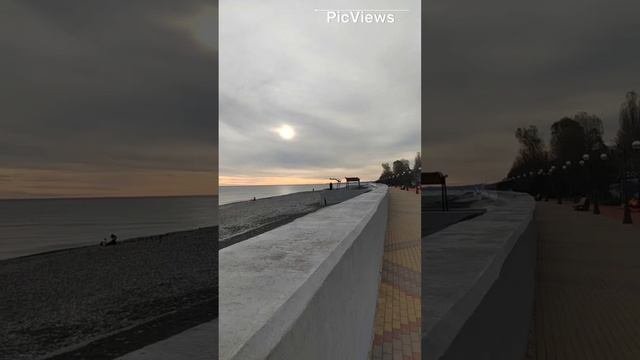 Адлер. Сочи. Курорт в декабре 2023. Как выглядит пляж зимой. Обстановка на набережной. Погода