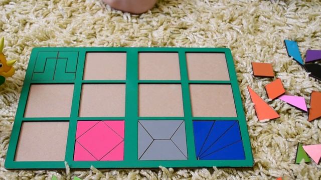 Платочки для динозаврика складываем квадраты из геометрических фигур в рамке смотреть онлайн