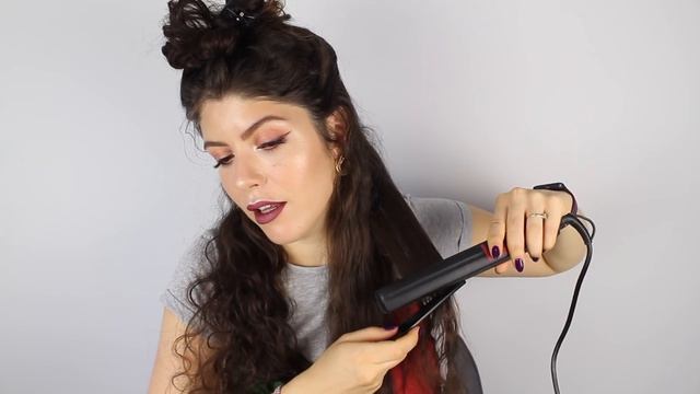 КАК ВЫПРЯМИТЬ КУДРЯВЫЕ ВОЛОСЫ смотреть онлайн