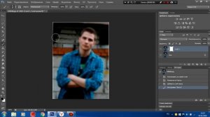 Как размыть задний фон у фотографии в фотошопе?