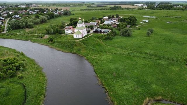 Суздаль, пролет на речкой Каменкой, Суздальский кремль. смотреть онлайн
