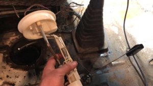 ИСКРИТ В ТОПЛИВНОМ БАКЕ VW T4! Не работает датчик уровня топлива на VW T4