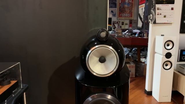 New McIntosh MA12000 | Relaxed listening with B&W 802 D3