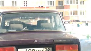 Как безопасно выехать из параллельной парковки