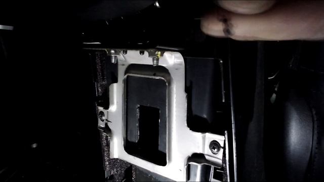 Подсветка подлокотника и другая доработка на Hyundai Solaris (Хендай Солярис) смотреть онлайн