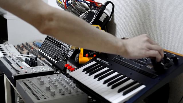 "Freaky Tweaky" [Acidlab Drumatix / Elektron Monomachine / KORG monologue / Ensoniq DP/4] смотреть онлайн