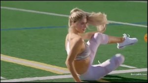 Танцевальный батл двух чирлидерш/ Тайная жизнь чирлидерш