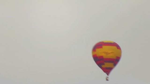 Фестиваль воздухоплавания "НЕБО РОССИИ 2019" в Рязани. Красивый полет воздушных шаров над городом смотреть онлайн