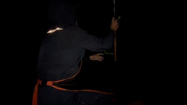 Рыбалка на фидер.Ловим леща ночью)) смотреть онлайн