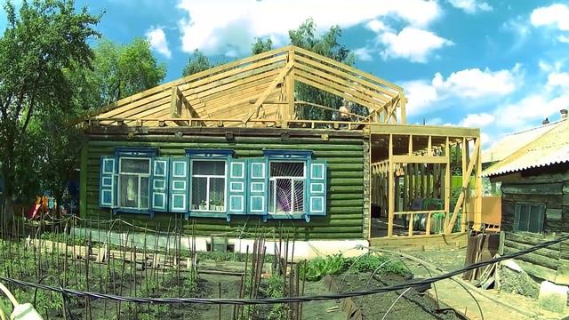 Реконструкция частного дома. Часть 4. Демонтаж и монтаж кровли смотреть онлайн